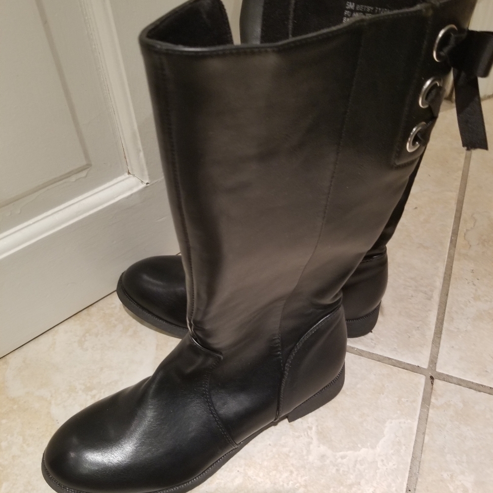 Black boots